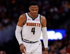 关于湖人三巨头联手，威少得分突破，引发争议冲击季后赛！的信息