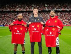 关于大奖赛决赛对决在即！曼联演练定位球，马德里竞技密集防守应对的信息